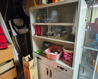 Storage cabinet