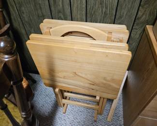 Tv tray set