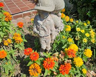 Yard decor statue