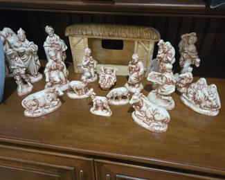 Atlantic Mold Manger Scene