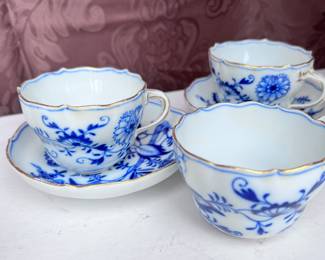 MEISSEN BLUE ONION DISHES - MANY MORE