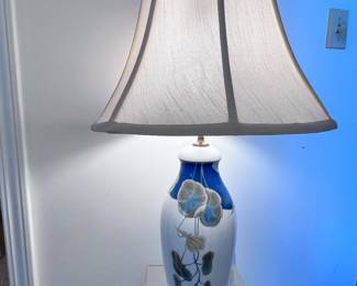 1920 PORCELAIN LAMP ART NOUVEAU FROM GERMANY. SHADE NOT ORIGINAL