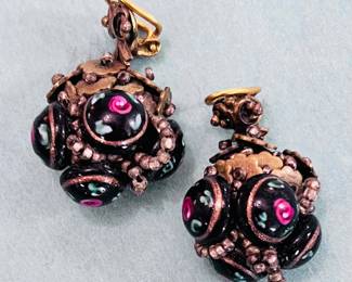 VINTAGE EARRINGS