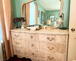 Sweet cottage style bedroom set