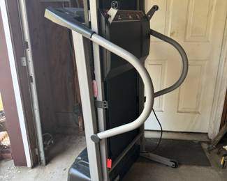 (31)  ProForm 480PI Treadmill   $165