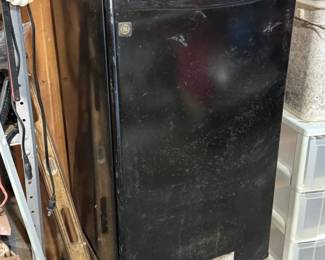 (29) GE Mini Refrigerator   $50