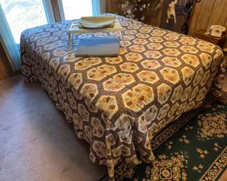 (23) Queen Bed   $195