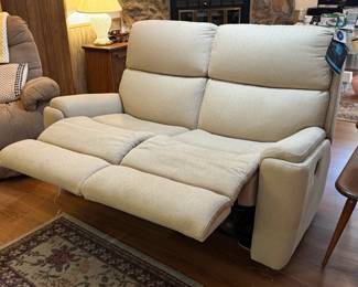 (1) Flex Steel Home manual Reclining Loveseat   64"Wx36"Dx42"H   $365
