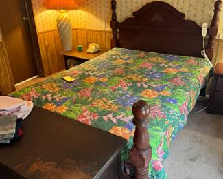 (12)  Full Bed w/Adjustable/Massaging Mattress   $295