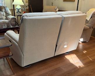 (1) Flex Steel Home manual Reclining Loveseat   64"Wx36"Dx42"H   $365