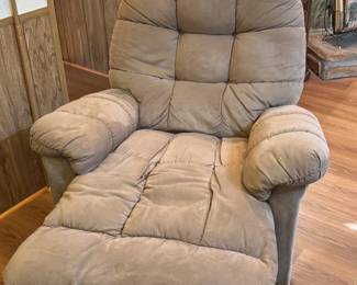 (34)  Taupe Manual Rocking Recliner  39"Wx38"Dx40"H   $225