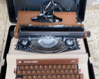 Vtg. Typewriter 
