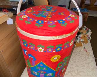 Fabric lined tote bucket