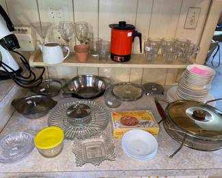 Assorted new and Vtg. Kitchen ware