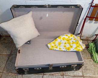 Vtg. Trunk 