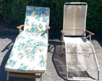 2 Vtg. Lounge chairs 