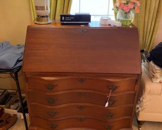Closed desk 