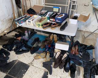 Assorted shoes …. Mix and match, fun for the whole family !