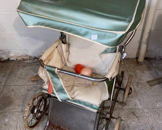 Vtg. Baby pram 
