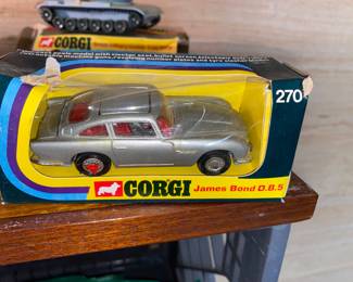 Corgi toy car -NOS/NIB James Bond D.B. 5 #270