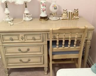 Dixie Provincial Mid-Century bedroom desk and chair