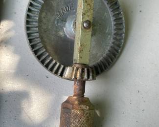 LOTS 1052 - 1089 VINTAGE TOOLS HAND DRILL