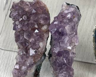 LOT 520 MORE IN THIS LOT AGATE GEODES SLICE MINERALS CRYSTALS