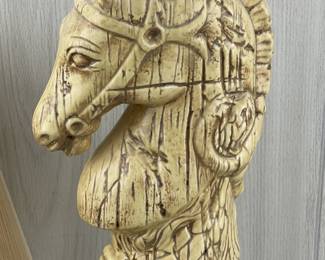 LOT 164 HOLLAND MOLD KNIGHT CHESS PIECE TABLE LAMP