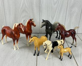 LOT 419 OF 780 HARTLAND PLASTICS MODEL HORSES
