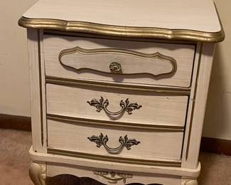 LOT 499 VINTAGE FRENCH PROVINCIAL 3 DRAWER NIGHTSTAND
