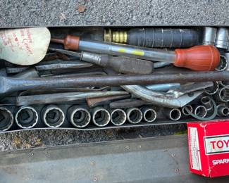 LOTS 1068 - 1071 TOOL BOXES WITH CONTENTS TOOLS TOOL BOX SOCKETS SOCKET WRENCH MECHANICS TOOLS