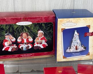 LOTS 554 - 573 ALL CHRISTMAS! CHRISTMAS GIFT WRAPPING PAPER ROLLS ORNAMENTS DECORATIONS CHRISTMAS ORNAMENTS HALLMARK KEEPSAKE 3 STOOGES LARRY MOE CURLY