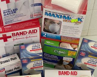 LOTS 269 - 270 PERSONAL CARE BAND-AID FIRST AID GAUZE STERILE PADS