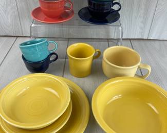 LOTS 32 - 35 HOMER LAUGHLIN FIESTA DINNERWARE