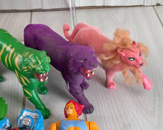 LOTS 124 - 129 VINTAGE TOYS BARBIE DISNEY PUZZLES CHILDREN'S BOOKS TRANSFORMERS MOTU HE-MAN THUNDERCATS MY LITLE PONY GREMLINS