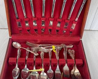 LOT 57 OF 788 FLATWARE SET IN WOOD BOX STAINLESS & SILVER PLATE