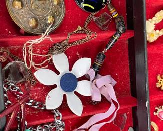 LOT 211 - 219 VINTAGE ESTATE JEWELRY TRINKET BOXES JEWELRY BOXES