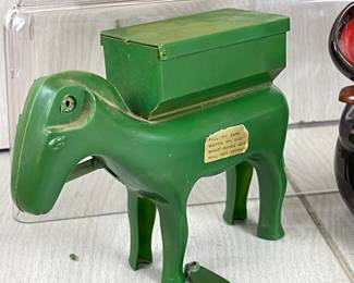 LOT 537 DONKEY CIGARETTE DISPENSER CERAMIC ASHTRAY ELEPHANT