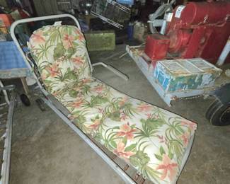 Mid century modern aluminum chaise lounge sun lounger.
Pool patio chairs.