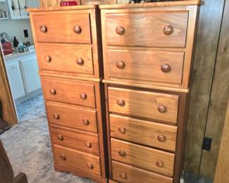 Matching set of chest of drawers