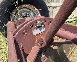 Road grader and ripper blade