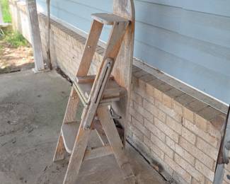 Convertable ladder step stool ironing board
