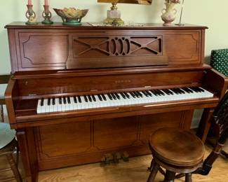 Samick Piano upright 