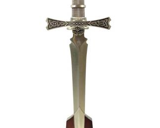 United Pendragon Dagger with Stand