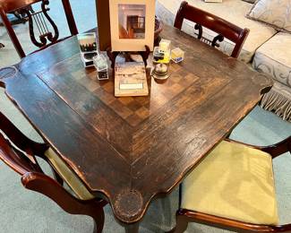 Vtg. Chess/Checkers table 