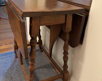 Small drop leaf table