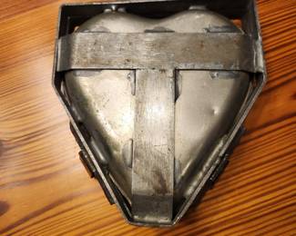 heart chocolate mold closed