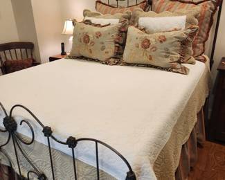 queen bedding
