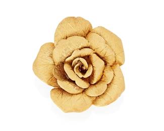 1093
An 18K Gold Brooch
Of a blossoming flower design featuring a textured gold finished
Measures: 1 3/4 x 1 3/4 in.
16.0 grams gross
Estimate: $700 - $900