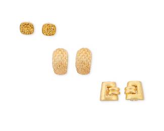1092
A Group of Gold Earrings
Including a pair of 14k gold woven half hoop earrings together with two pairs of 18k gold earrings
6 pieces
Measures: 1/2 - 3/4 in.
25.4 grams gross
Estimate: $1,000 - $2,000